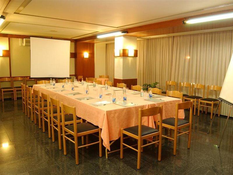 Hotel Nice Ла Сеу д'Ургел Екстериор снимка
