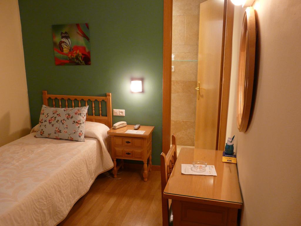 Hotel Nice Ла Сеу д'Ургел Екстериор снимка