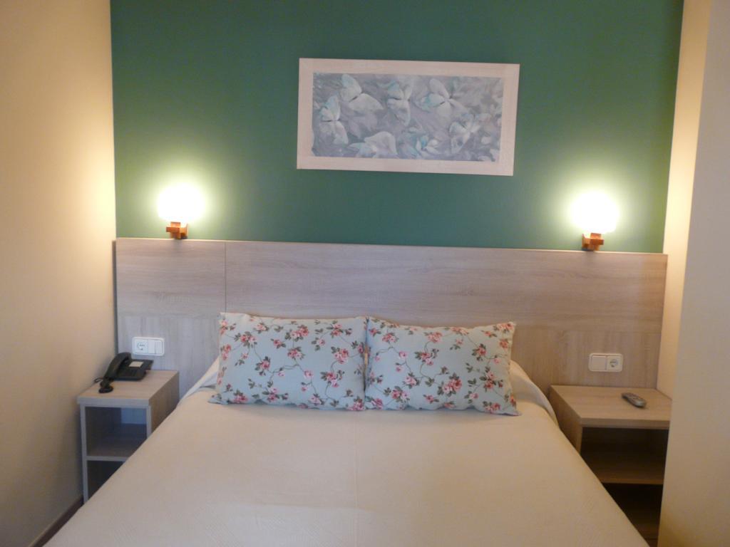 Hotel Nice Ла Сеу д'Ургел Екстериор снимка