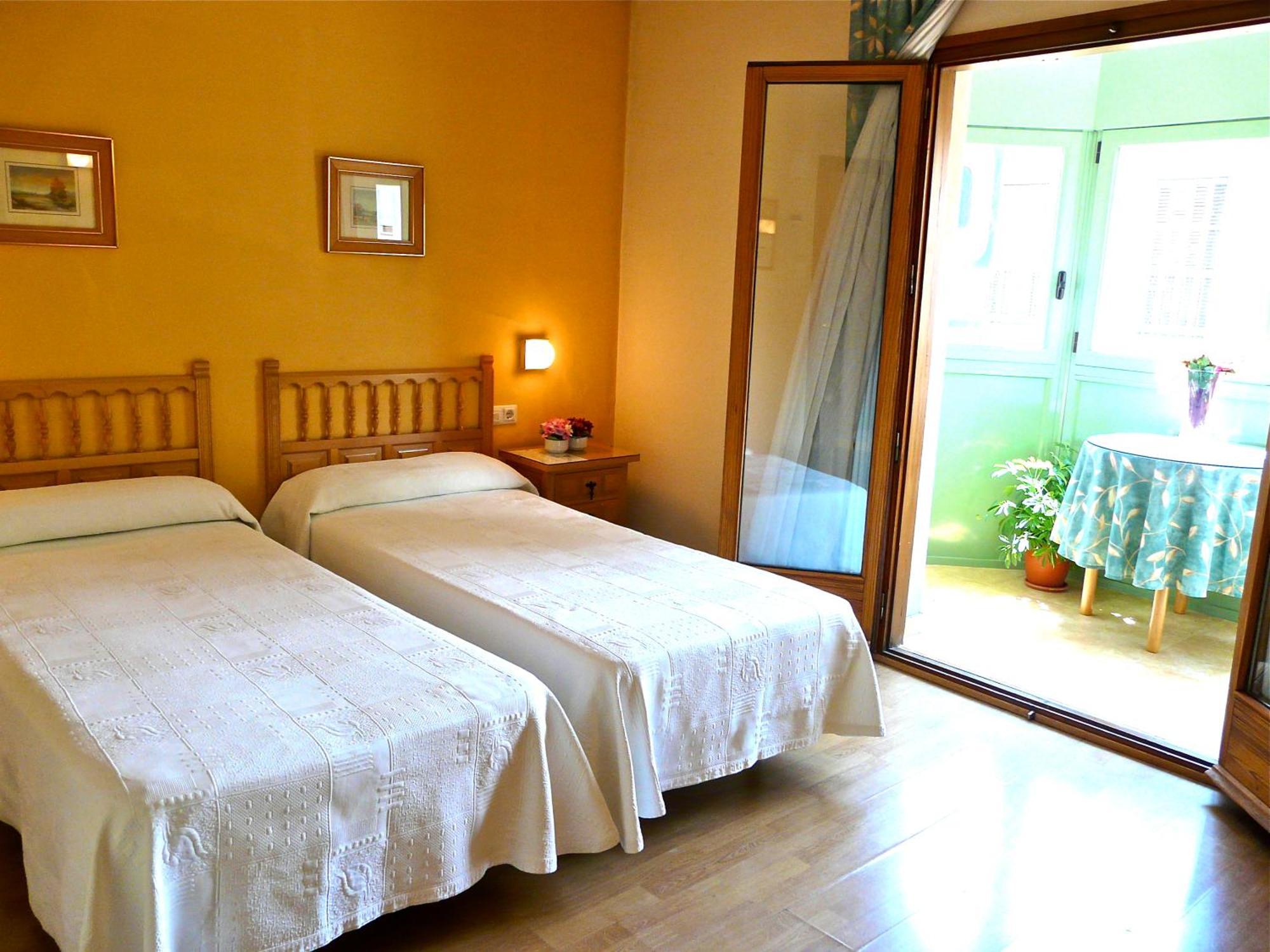 Hotel Nice Ла Сеу д'Ургел Екстериор снимка