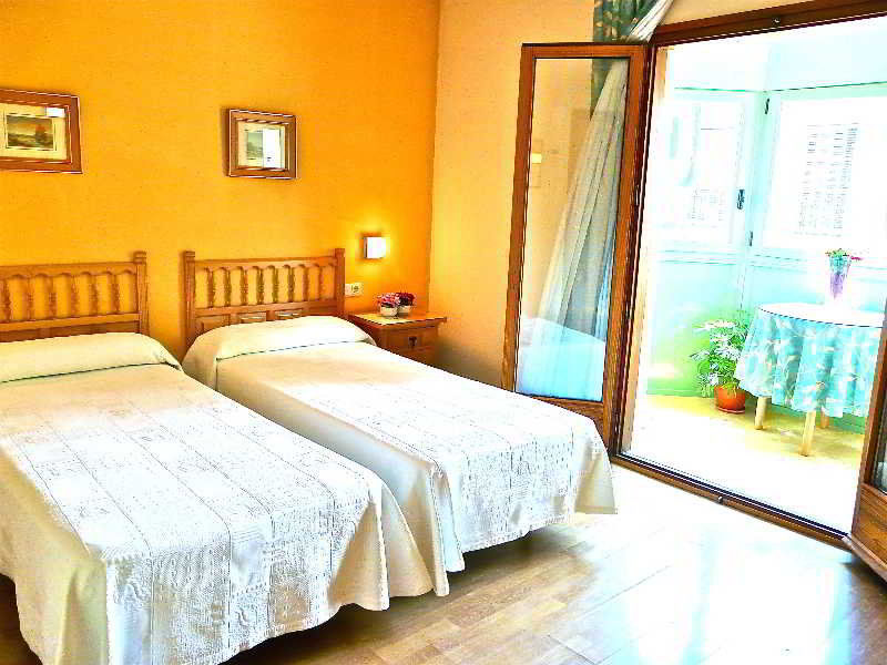 Hotel Nice Ла Сеу д'Ургел Екстериор снимка