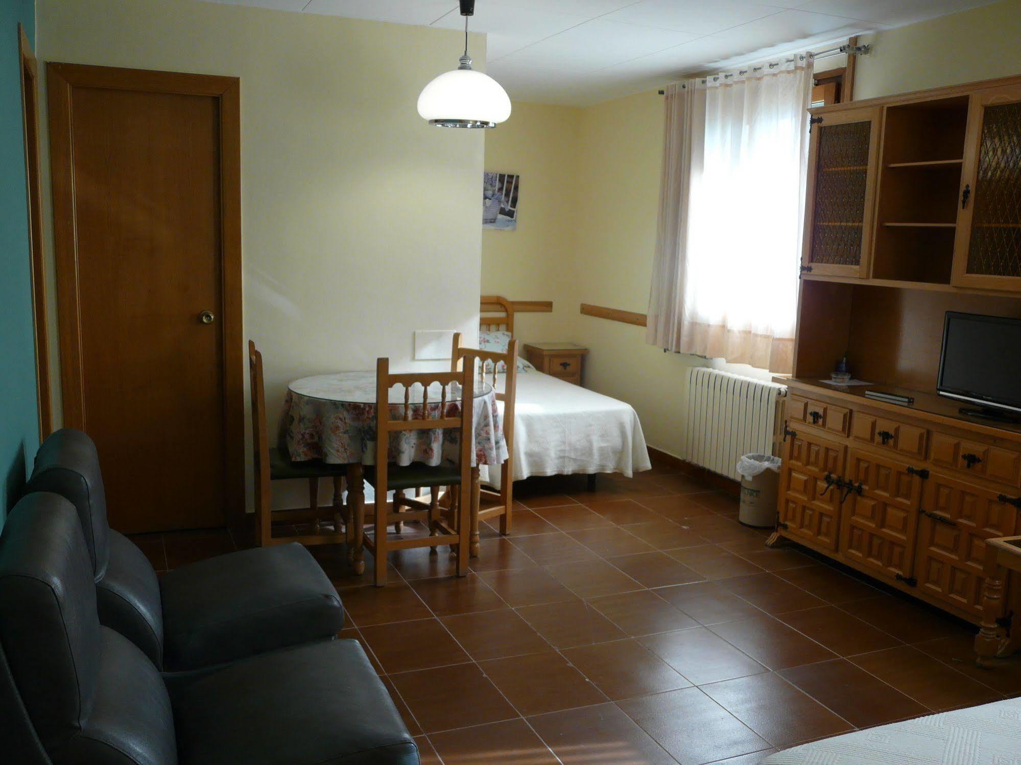 Hotel Nice Ла Сеу д'Ургел Екстериор снимка