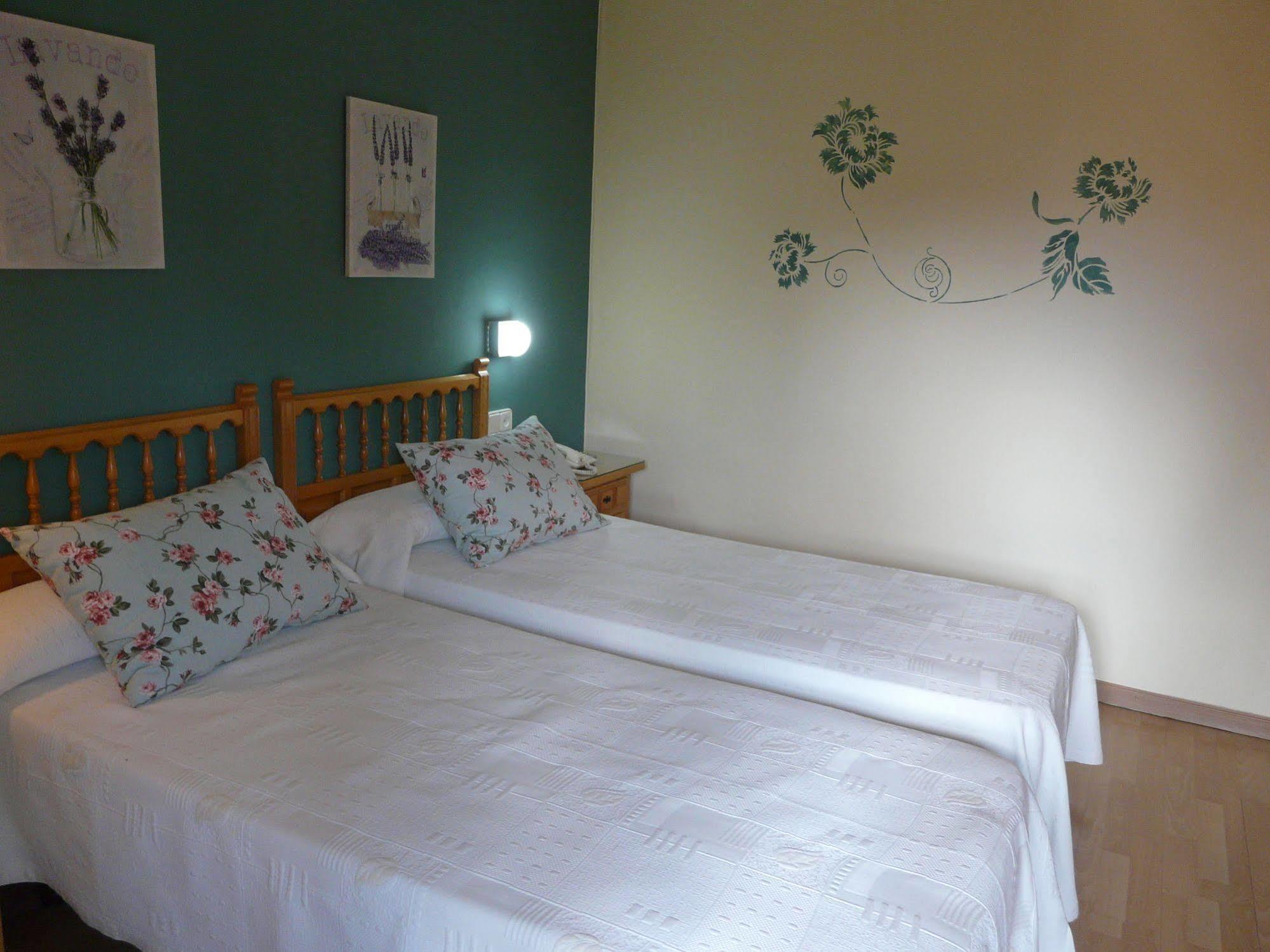 Hotel Nice Ла Сеу д'Ургел Екстериор снимка