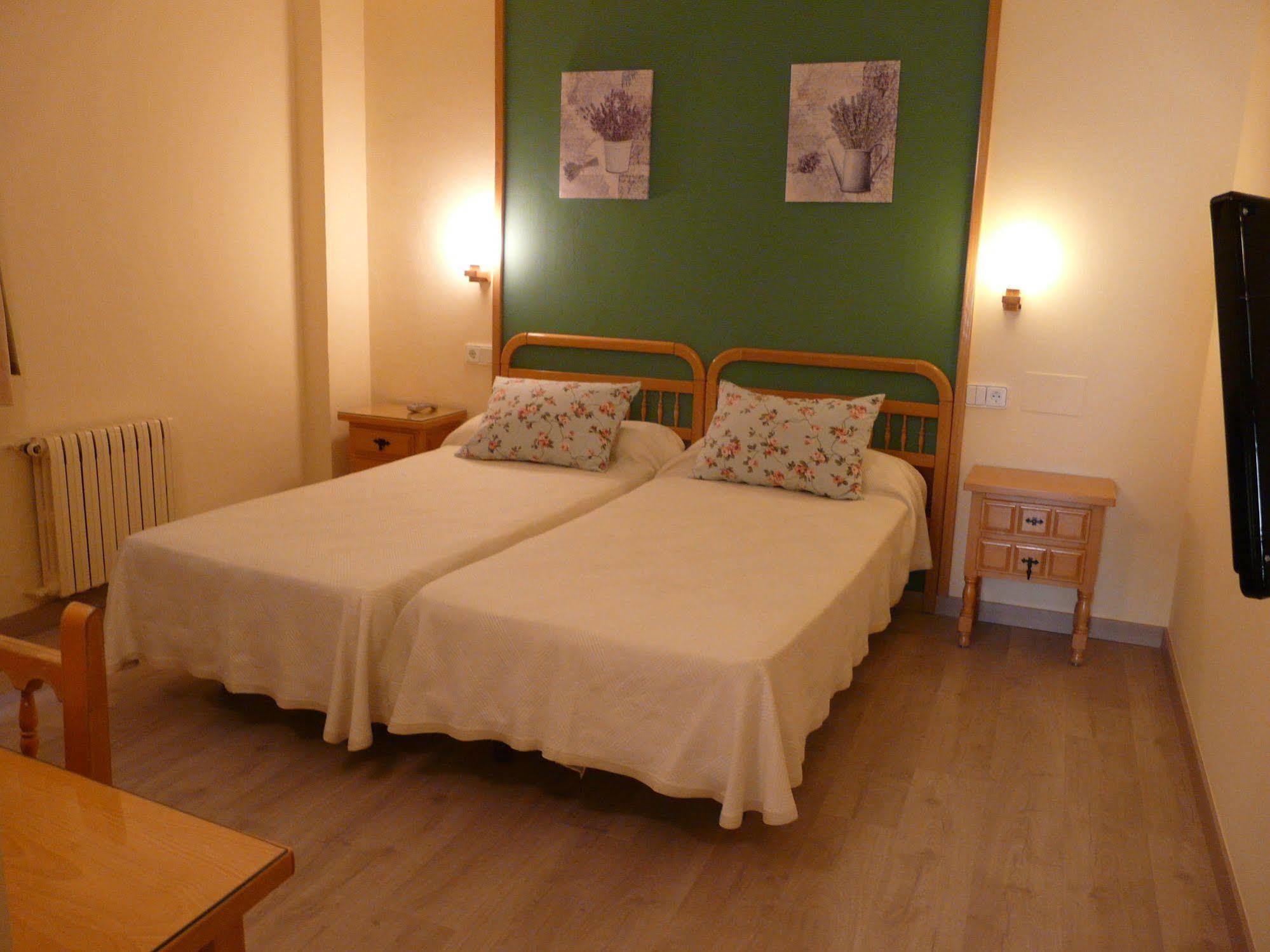 Hotel Nice Ла Сеу д'Ургел Екстериор снимка