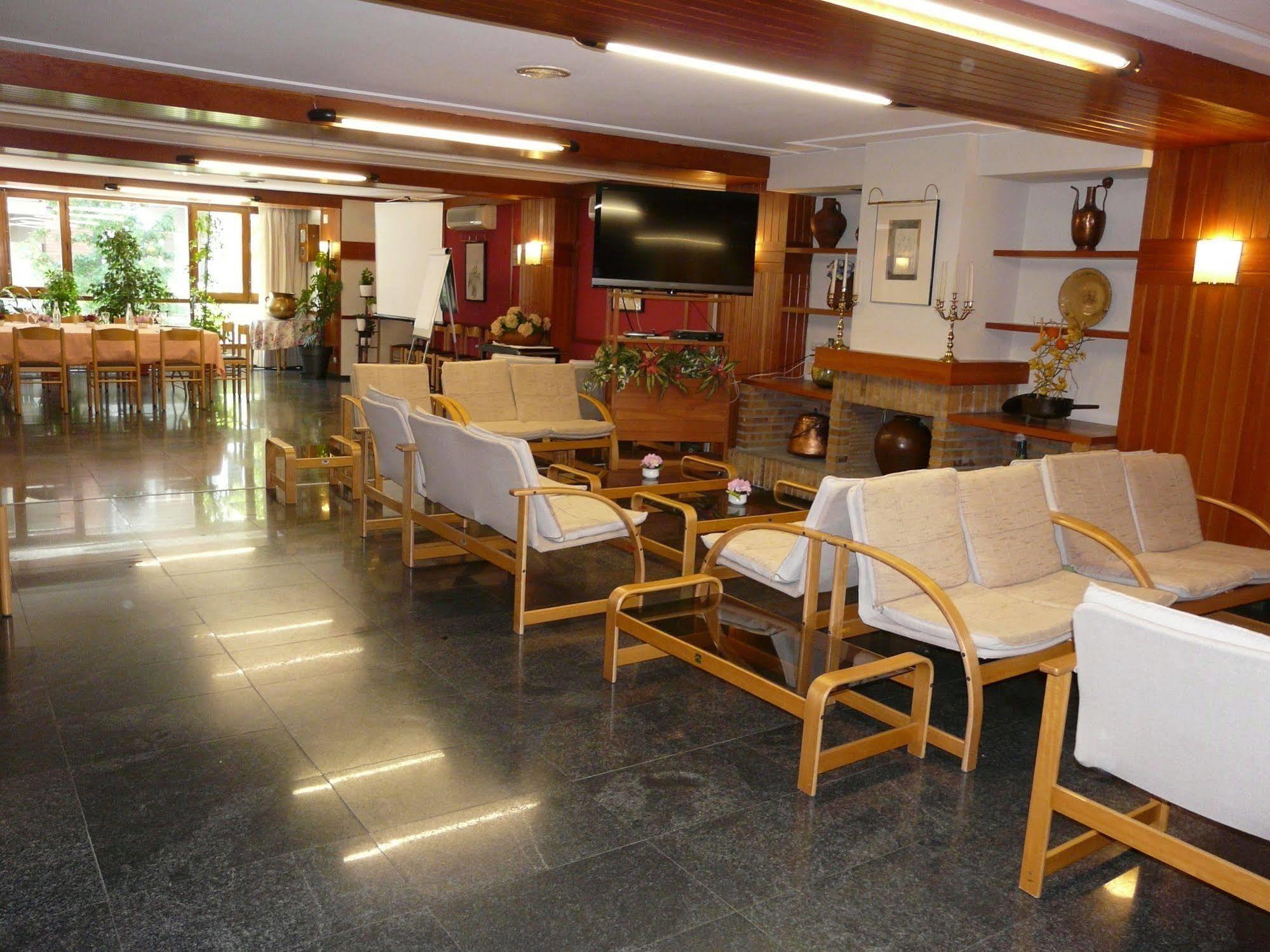 Hotel Nice Ла Сеу д'Ургел Екстериор снимка