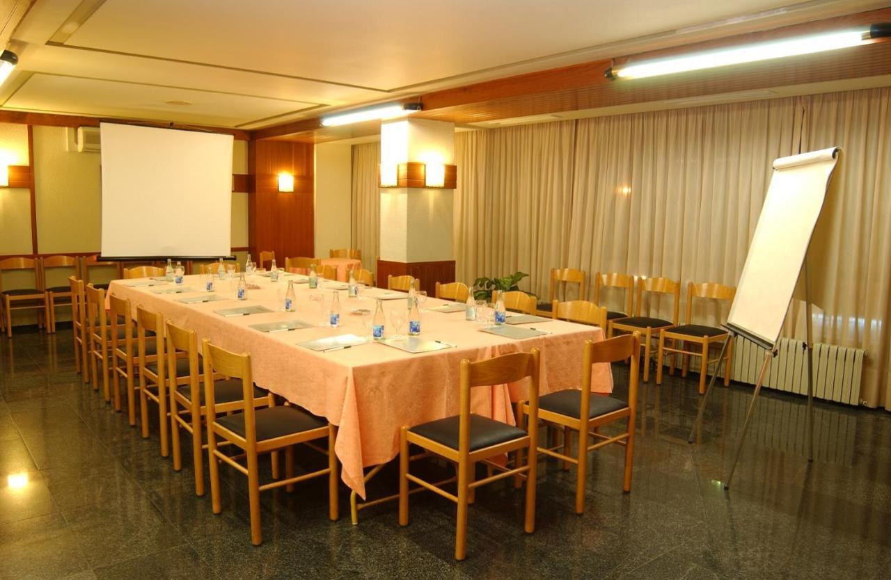 Hotel Nice Ла Сеу д'Ургел Екстериор снимка